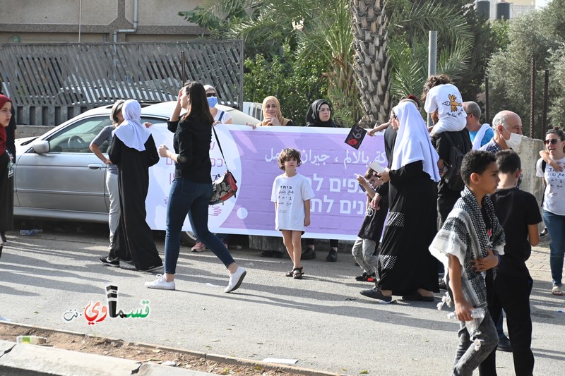 فيديو: جماهير غفيرة تحيي الذكرى ال65 لمجزرة كفرقاسم والطالب محمد امين طه وحفيد الشهيد عبدالله بدير للقيادات العربية واعضاء البرلمان  تتقاتلوش على صوتي ... اتقاتلوا على مستقبلي